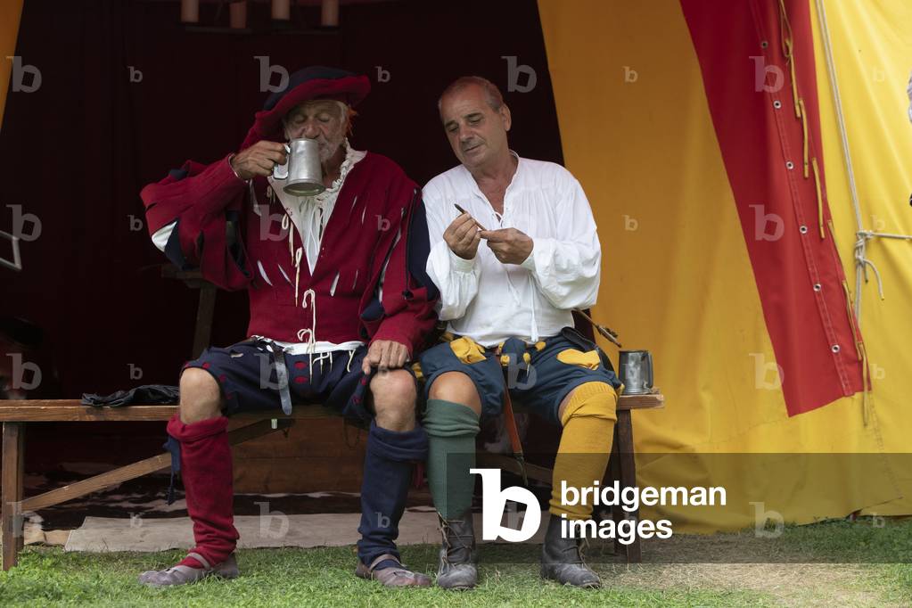 Civil and military customs and customs: Moment of rest in front of the tent, Castel Beseno, Trento, Italy (photo)
