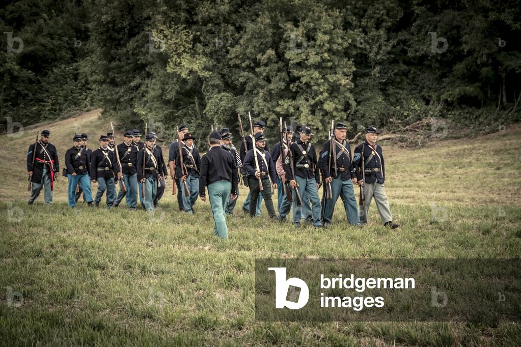 Section of regiment engaged in march maneuvers., 19th Century: American Civil War, Borzano di Albinea, Reggio Emilia, Italy (photo)