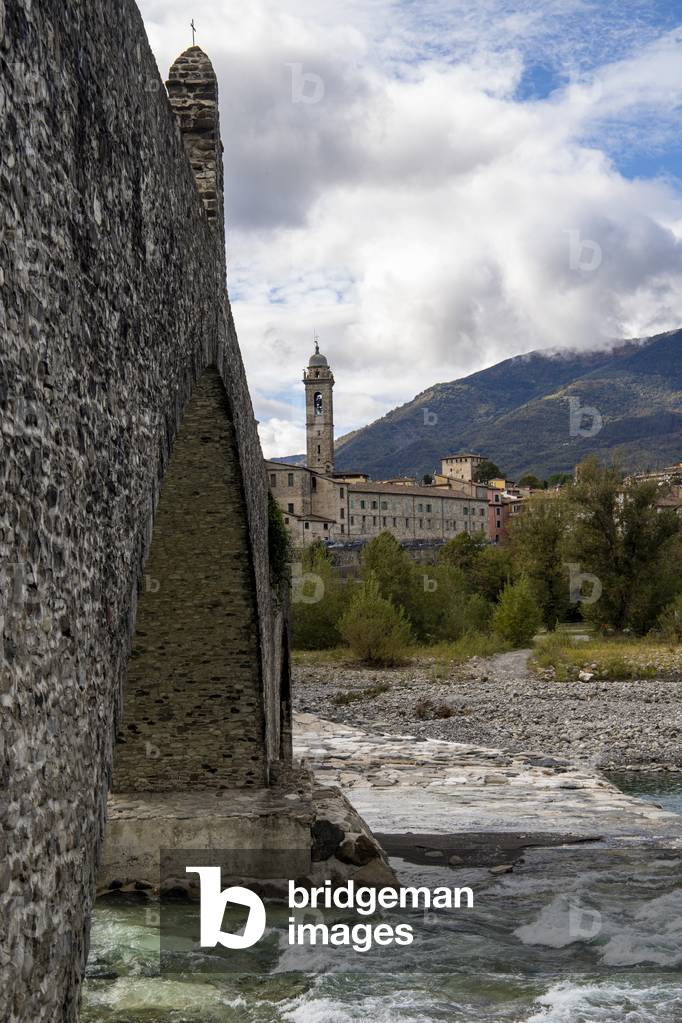 Bobbio, Ponte Vecchio (Ponte Gobbo - Ponte del Diavolo), Parma, Emilia Romagna, Italy, 2020 (photo)