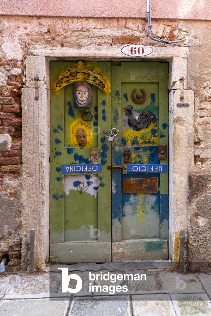 Calle dietro il campanile, Venice, Italy (photo)