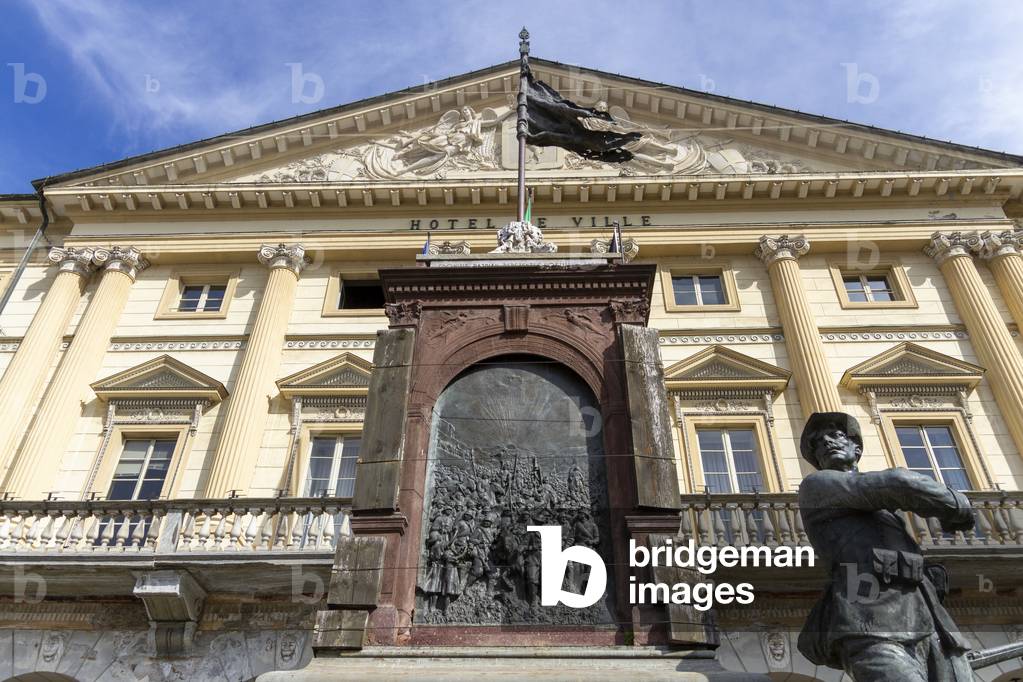 Monument to the Italian soldier at the foot of the town hall of Aosta, Aosta, Valle D'Aosta, Italy (photo)
