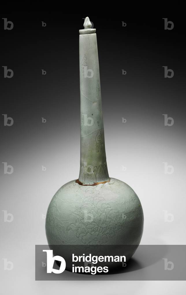Long-necked bottle with lid, Goryeo dynasty (stoneware with celadon glaze & incised decoration)