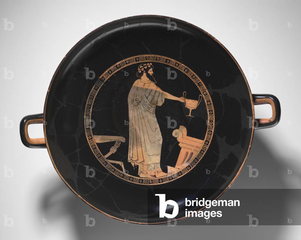 Drinking cup (kylix) with Dionysiac scenes, Athens, c.480 BC (ceramic)