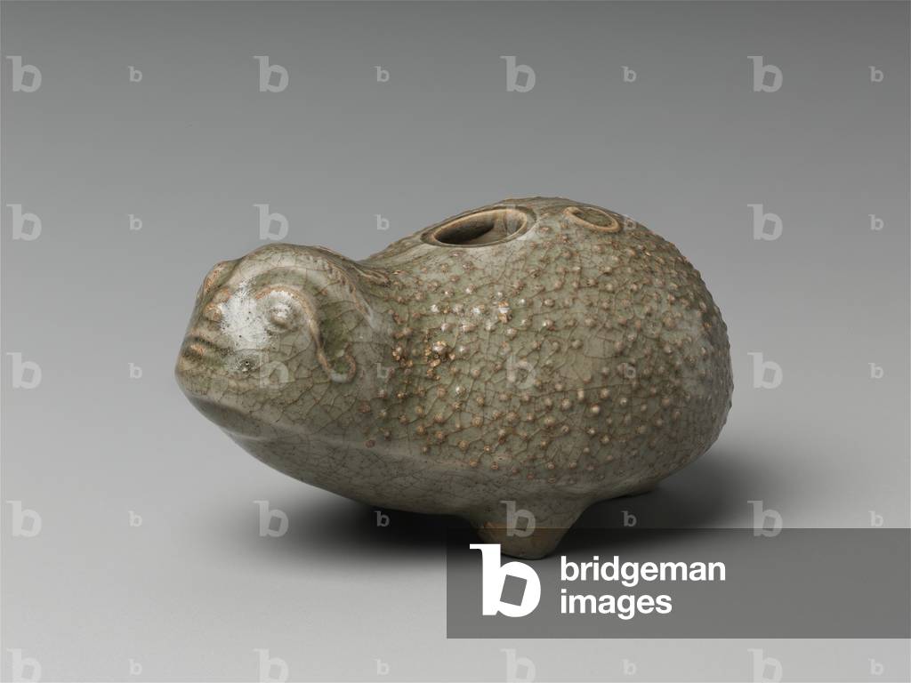 Water dropper in the shape of a three-legged toad, 17th century (stoneware with celadon glaze)