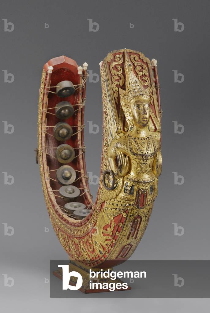 Upright gong circle (Khong Mon Lek) (painted & gilded wood, glass and brass)