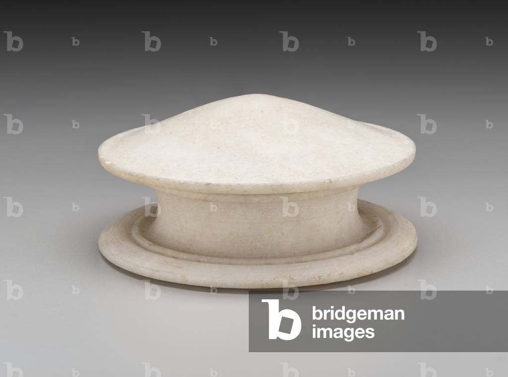 Pyxis (no cover), 460-450 BC (marble)