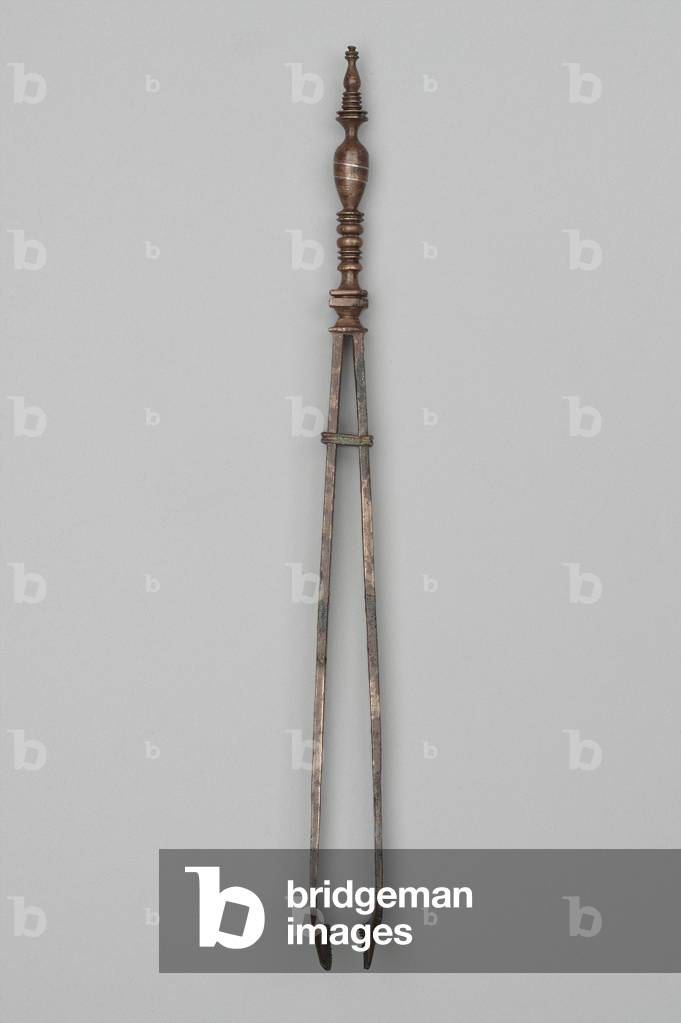 Fixation forceps, one of an eleven-piece set of medical instruments, Imperial Period (bronze with silver & copper inlay)