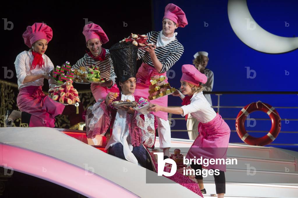 Quirijn de Lang as Mustafa performing in L'Italiana in Algeri at Garsington Opera