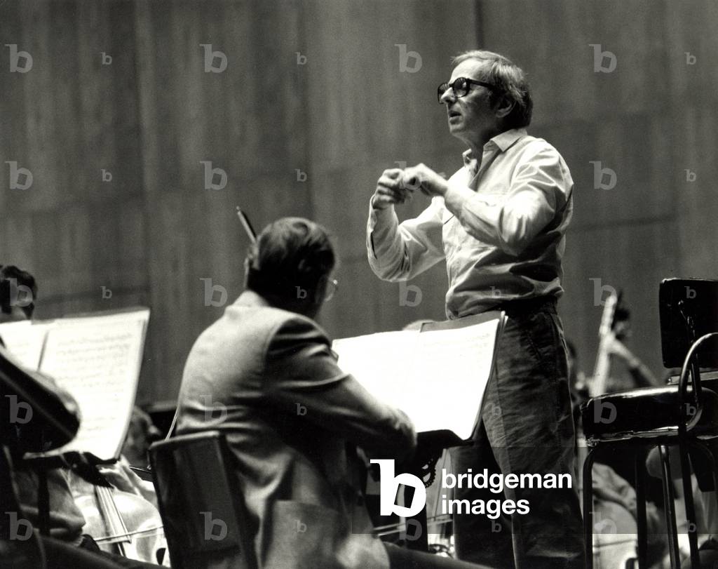 PREVIN André conducting, 1988 (photo)