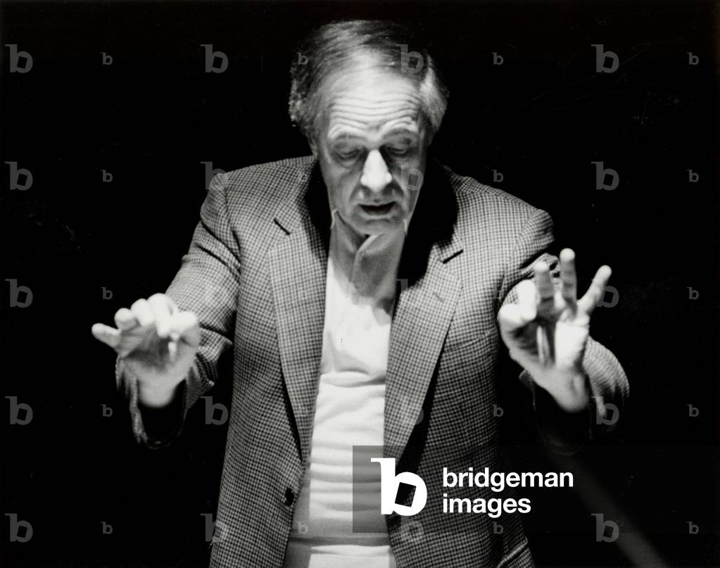 Boulez Pierre conducting, 1987 (photo)
