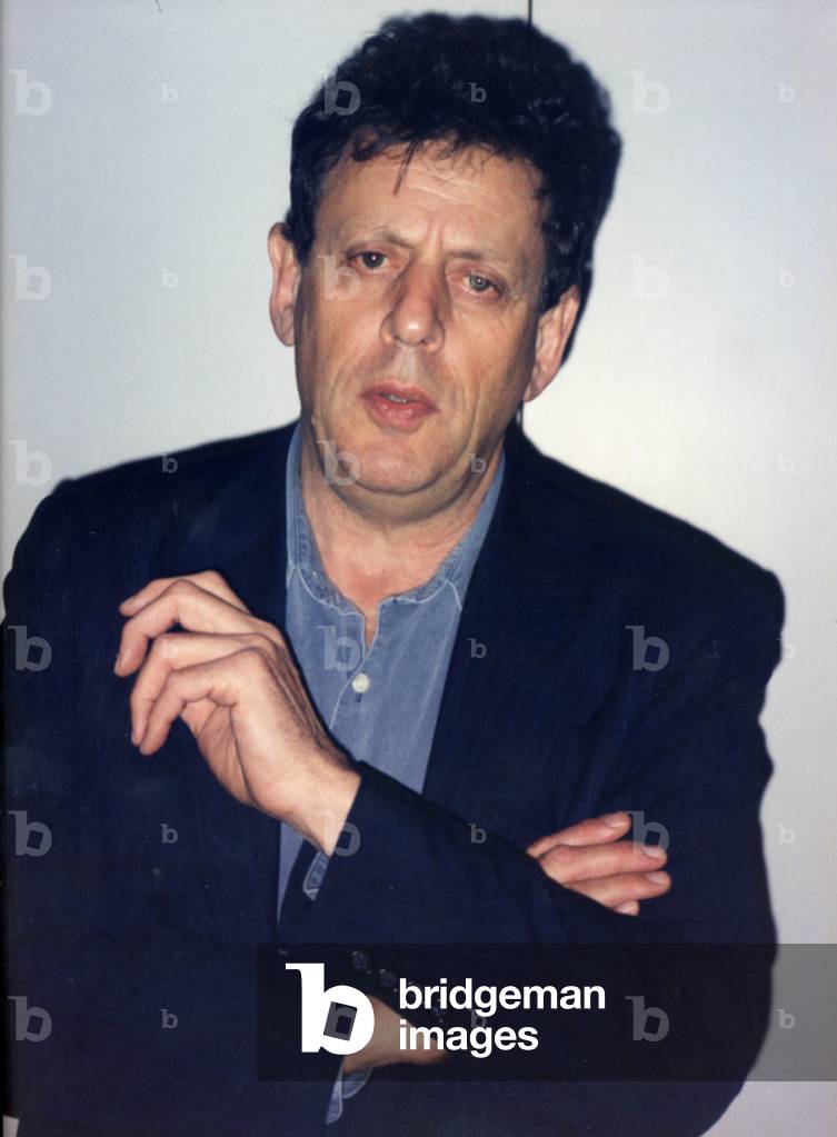 Philip Glass playing, 1995 (photo)