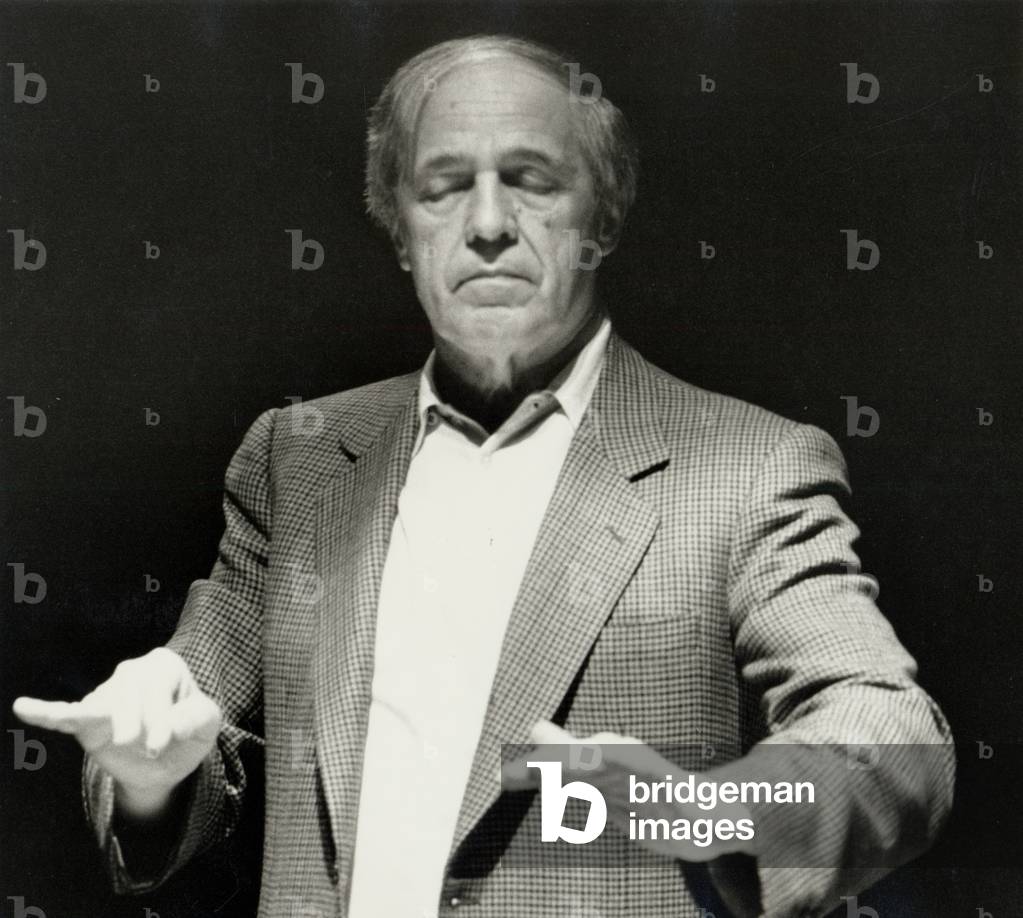 Boulez Pierre rehearsing 'Pierrot', 1987 (photo)