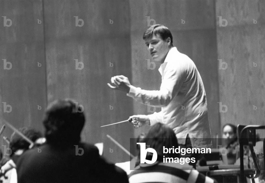Christian Thielemann conducting, 1996 (photo)