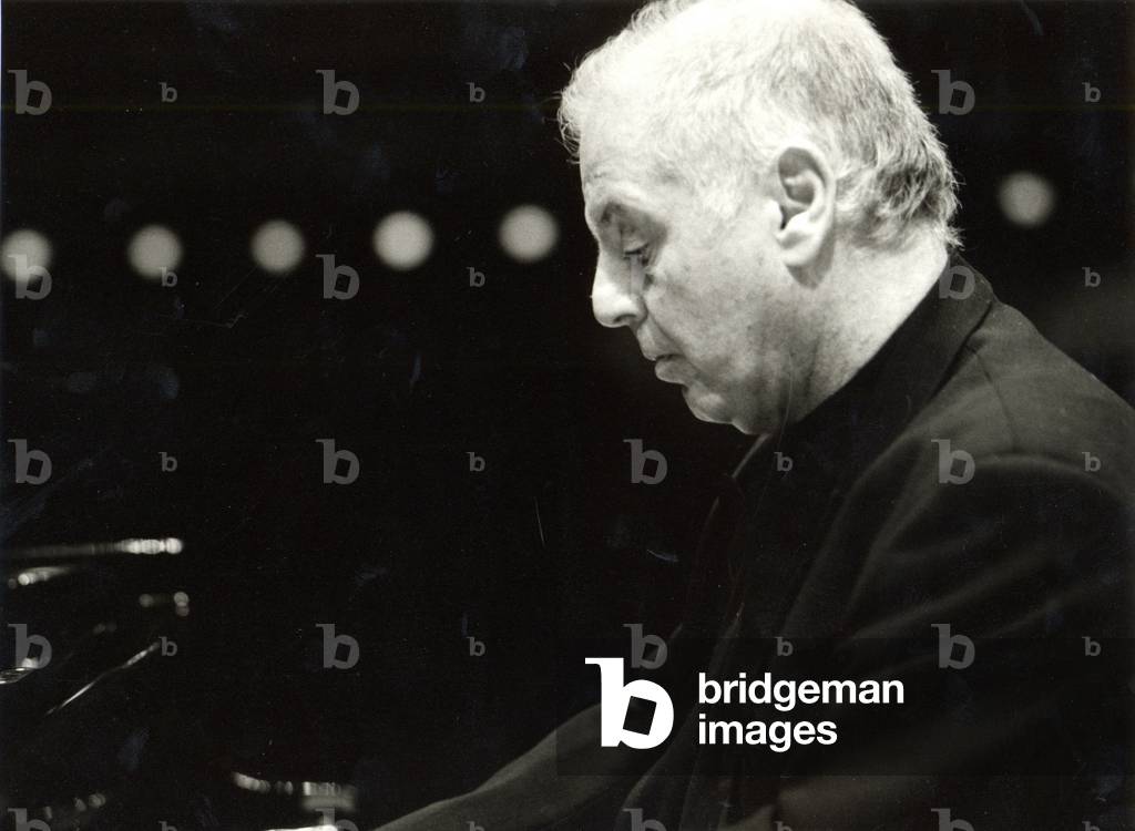 Daniel Barenboim rehearsing Schubert, 2000 (photo)