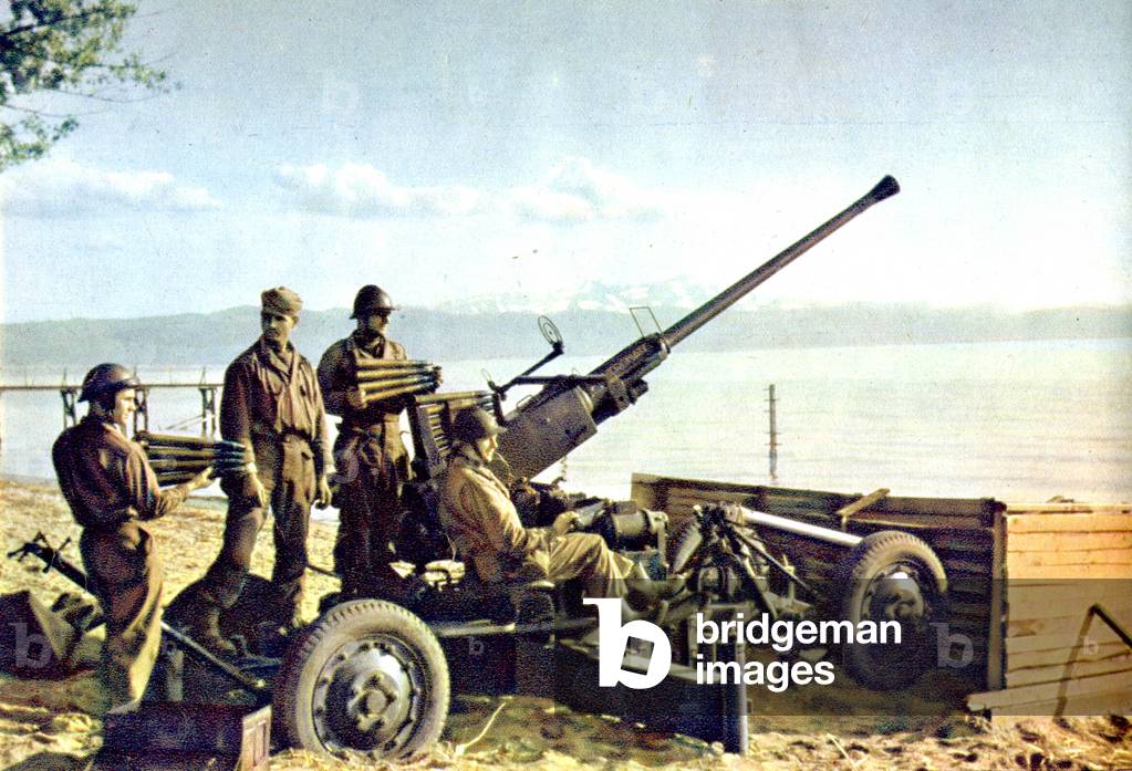 French DCA Battery, 1945 (photo)