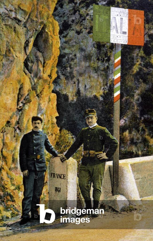 The french italian border in Menton, c.1910 (photo)