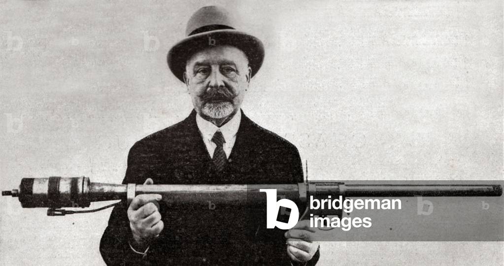 The harpoon gun of M. Delamare Maze, 1927 (photo)