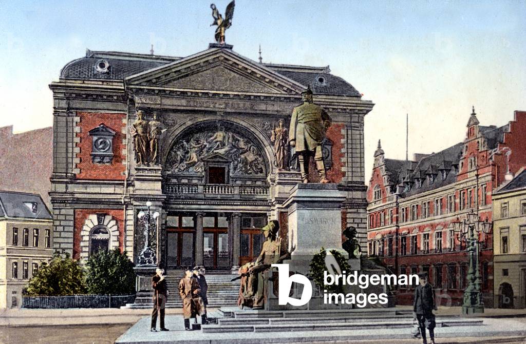 the statue of Bismarck in Dusseldorf, c. 1910, postcard