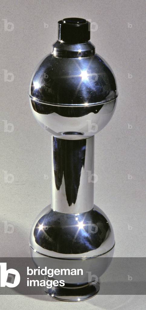 Shaker looking like weights, c.1950 (object)