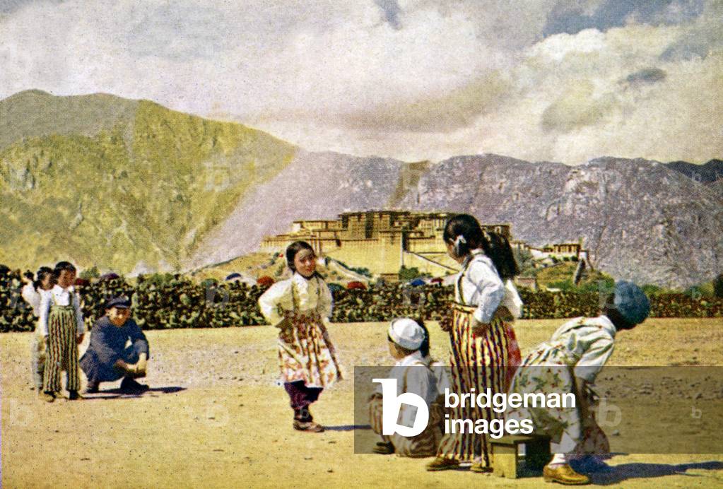 Tibetan school children, c.1950 (photo)