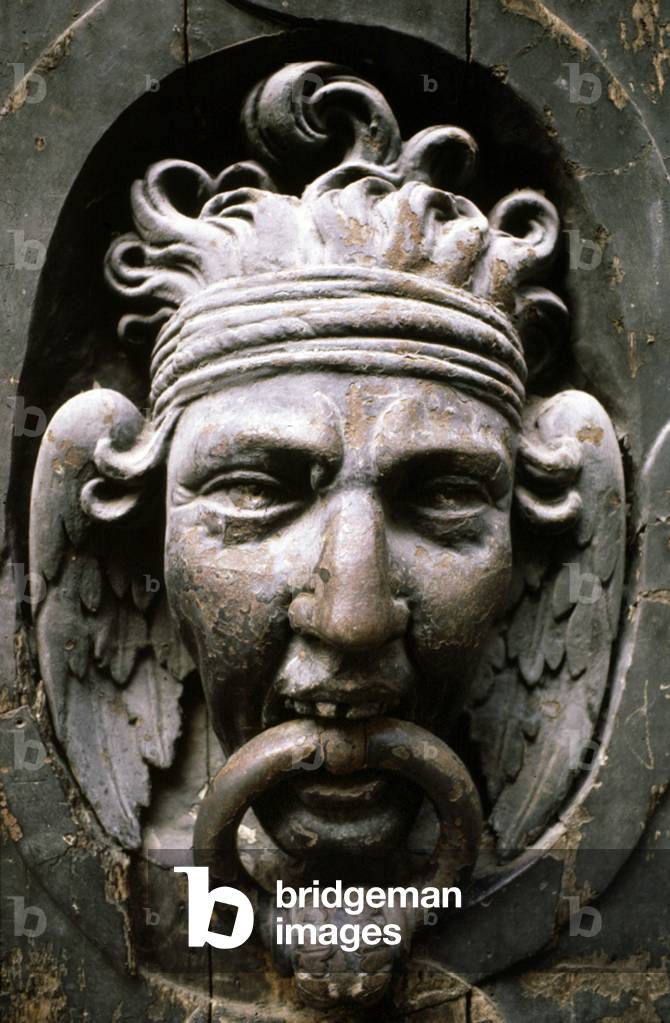 Door knocker in Paris, 17th century (object)