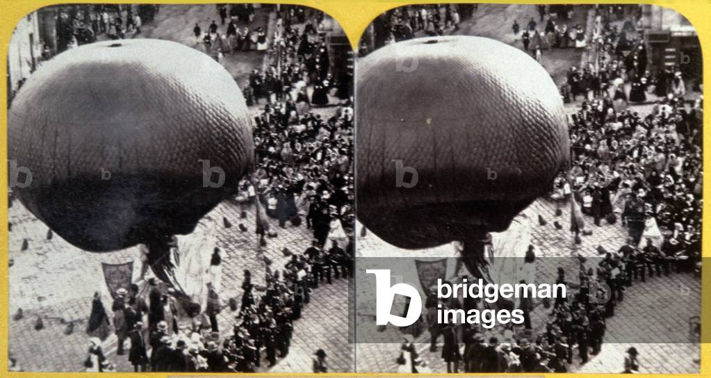 Ascent of the balloon during the feast of Saint Cloud, Paris, 1863 (b/w photo)