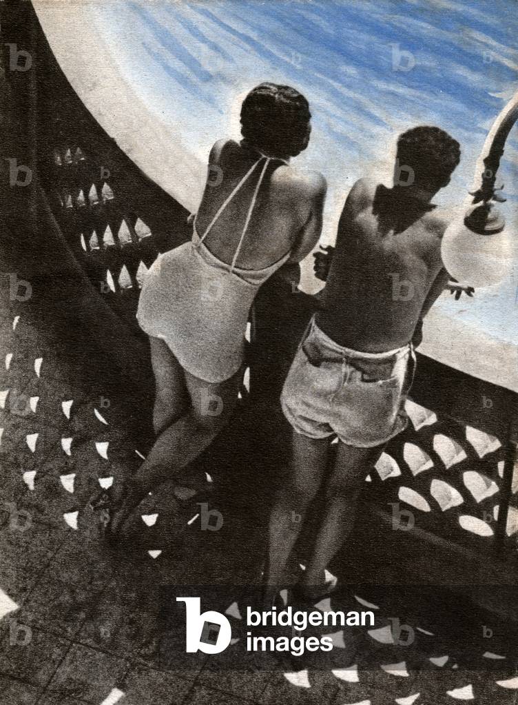 Couple by the sea. (colorised photograph, 1938)