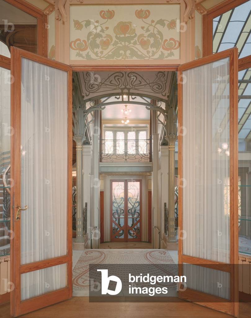 View from salon through winter garden to main entrance, Hotel Tassel, 6 Rue Paul-Emile Janson Brussels, 1893-97 (photo)