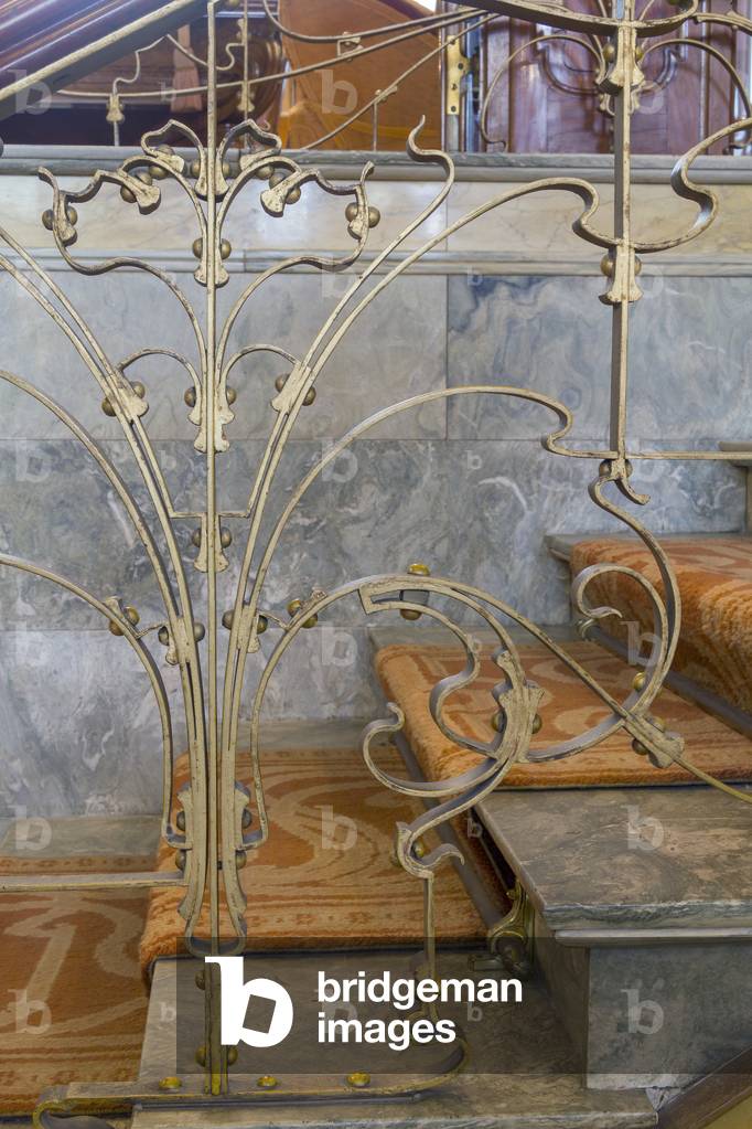 Stair detail leading to Salon, Hotel Solvay, 224 Avenue Louise, Brussels, 1894-1903 (photo)