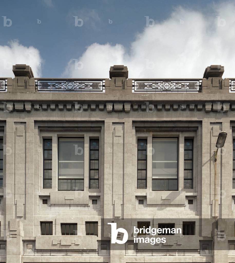 First floor window detail, Palais des Beaux-Arts, 1913-28 (photo)
