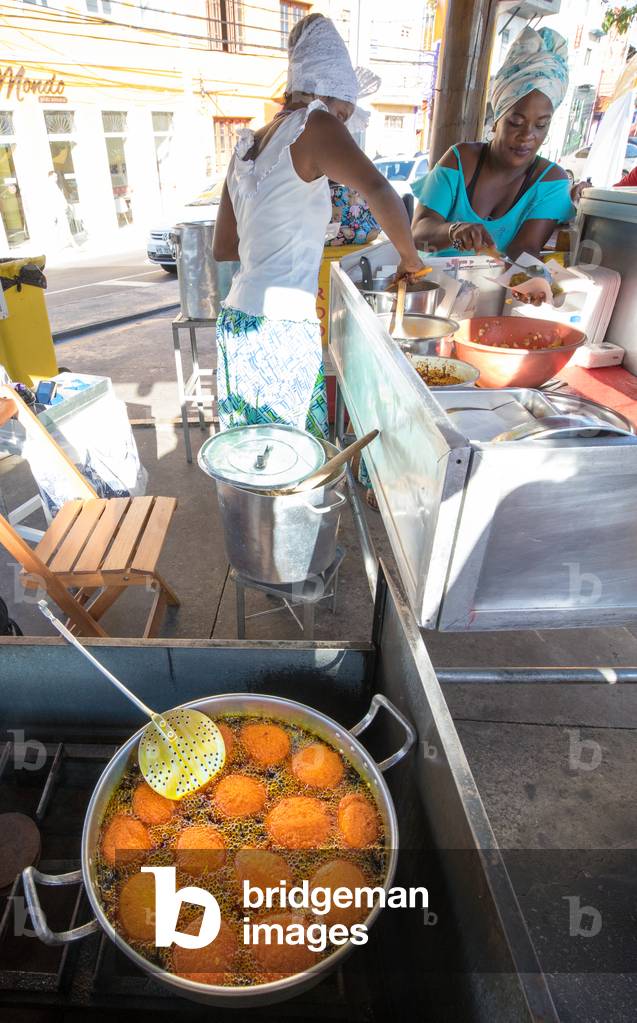 Street food stall, Rio Vermelho, Salvador de Bahia, Brazil, March 2018 (photo)