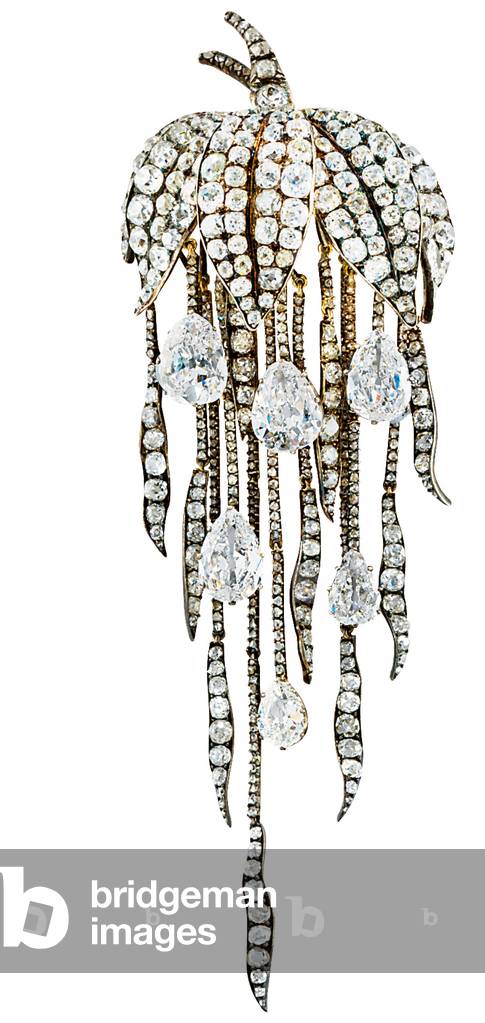 Brooch on a white background (diamond, gold & silver))