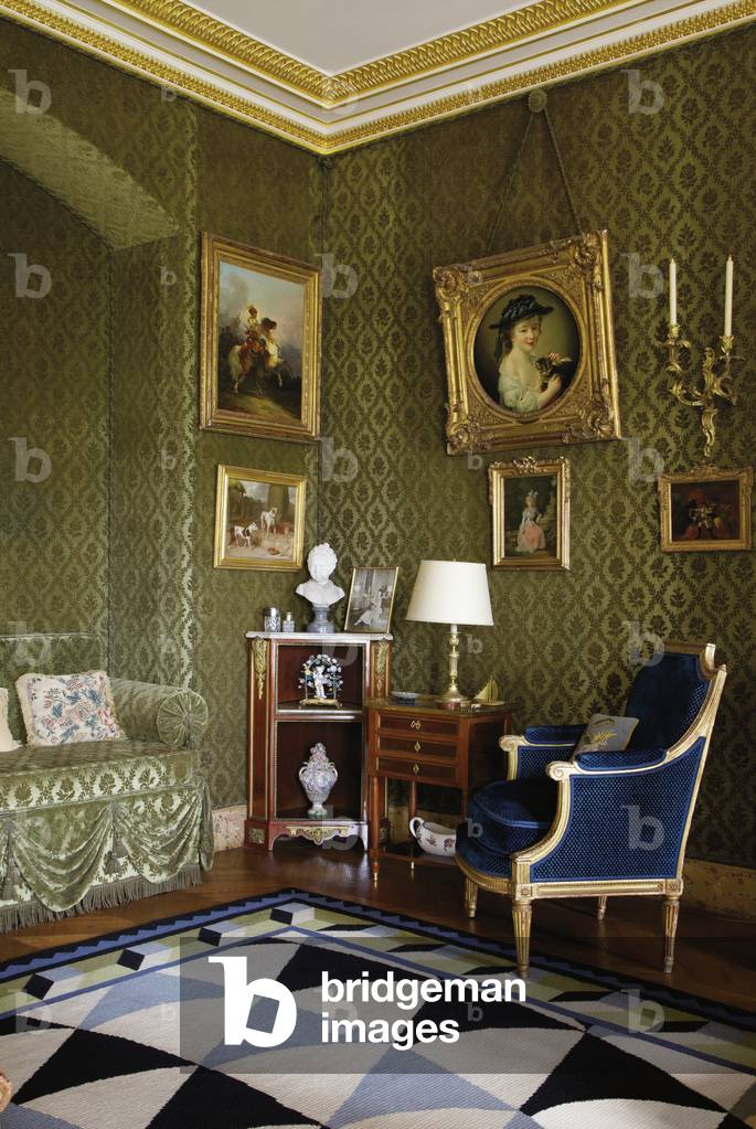 Paris apartment decorated by Emilio Terry for Raymond Guest and his wife Princess Caroline Murat Guest (photo)