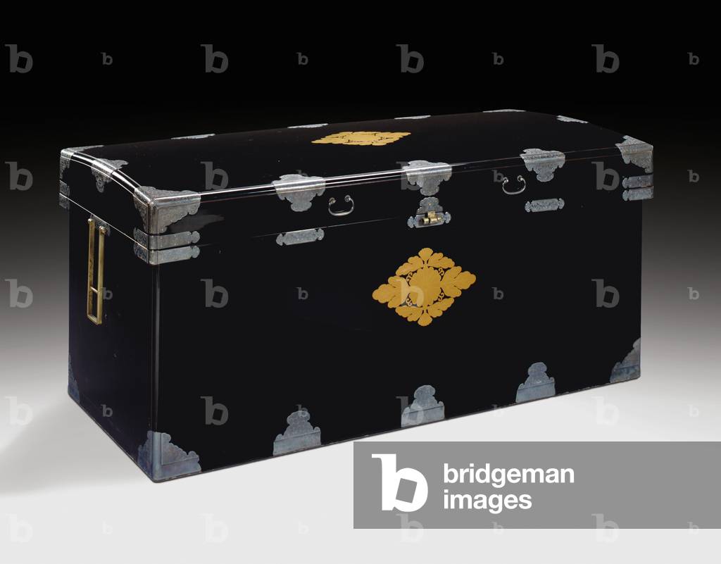 Storage trunk (Nagamochi), Meiji-Tasho Period, 19th-20th century (lacquer & silver)