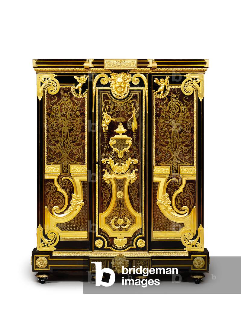 Louis XIV petit armoise, c.1700-10 (ormolu, brass, tortoiseshell, ebony & marquetry)