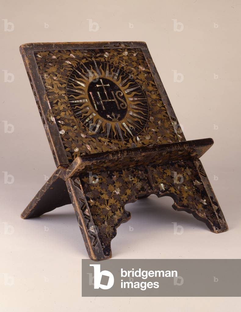 A rare and important Momoyama period Christian folding lectern (shokendai) (wood)