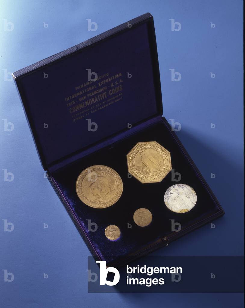 Panama-Pacific Exposition five piece commemorative gold set in original velvet box of issue, c.1915