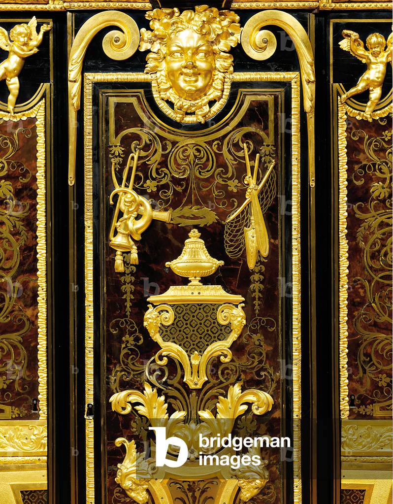Louis XIV petit armoise, c.1700-10 (ormolu, brass, tortoiseshell, ebony & marquetry)