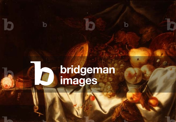 Eine Melone, Trauben und andere Früchte mit einer Rose, einer Nautilus-Tasse und einer Randwache auf einem dra