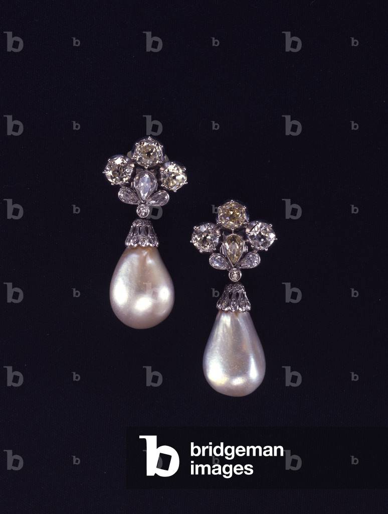 'Mancini Pearls', earrings given by Louis XIV to Marie Mancini, c.mid-17th century (pearls & diamonds) (see also 5782)