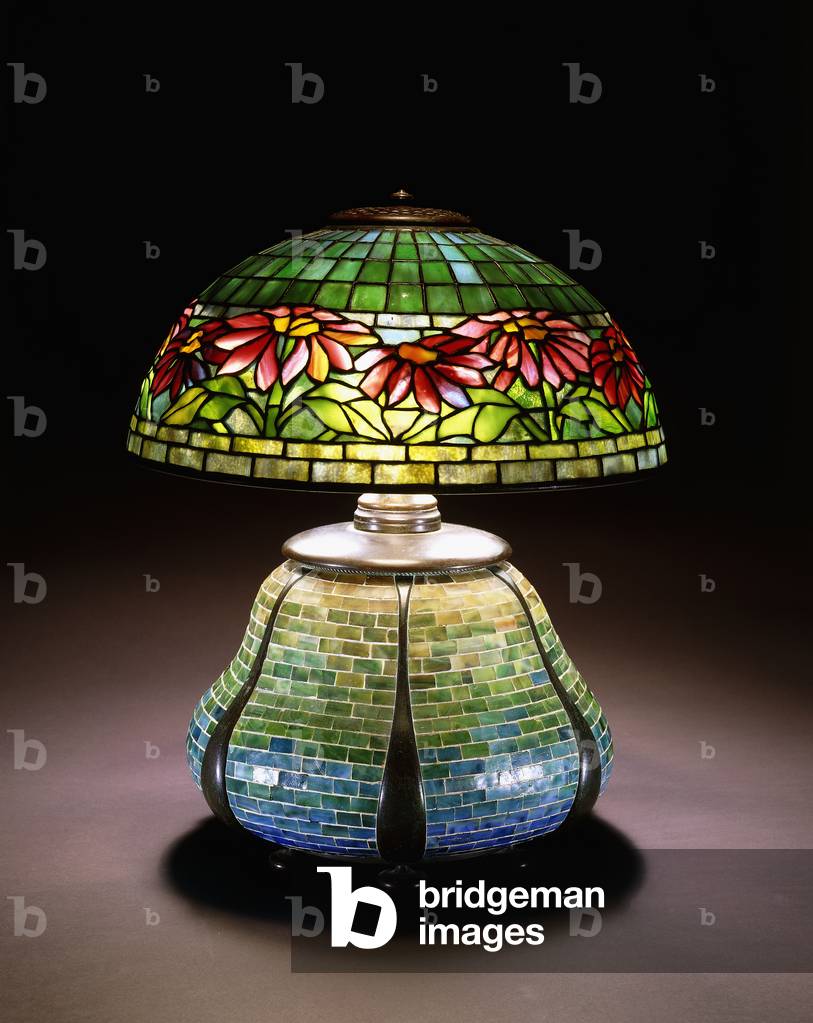 A 'Poinsettia' leaded glass table lamp, c. 1902-1932 (leaded glass, mosaic, bronze)