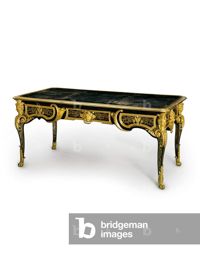 Louis XV bureau plat, 1725-50 (ormolu, brass, tortoiseshell & ebony) (see also 1209568)