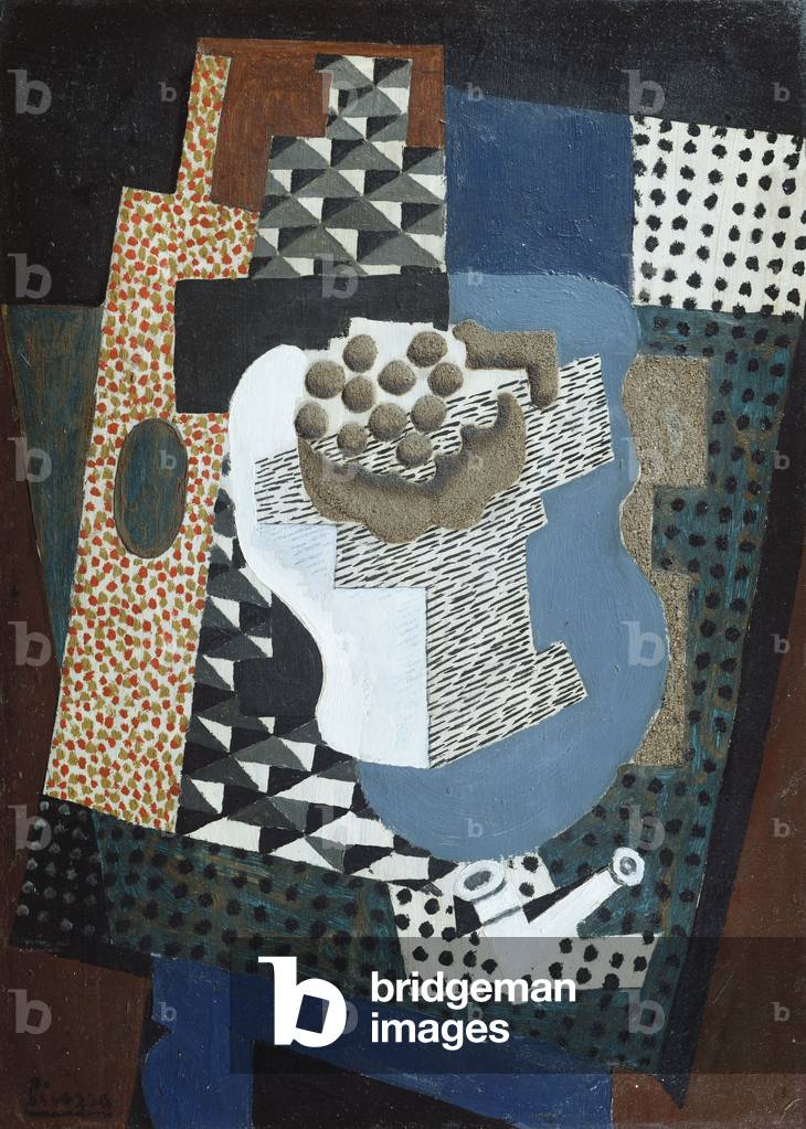 Una bottiglia di Anis del Mono, un piatto di frutta e un tubo, 1915 (olio & sabbia a bordo)