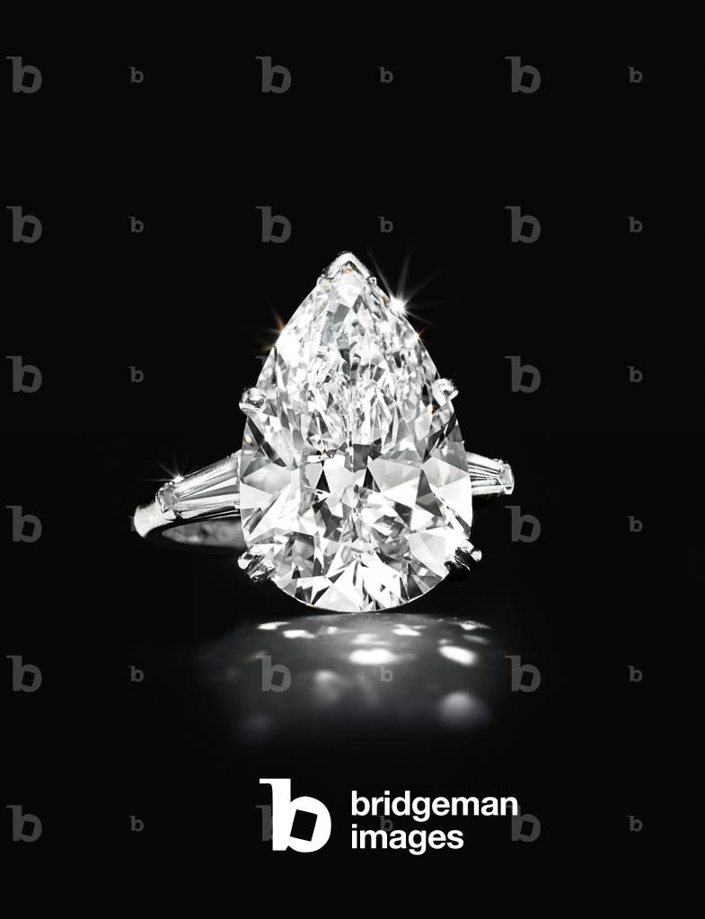Diamond ring (photo)