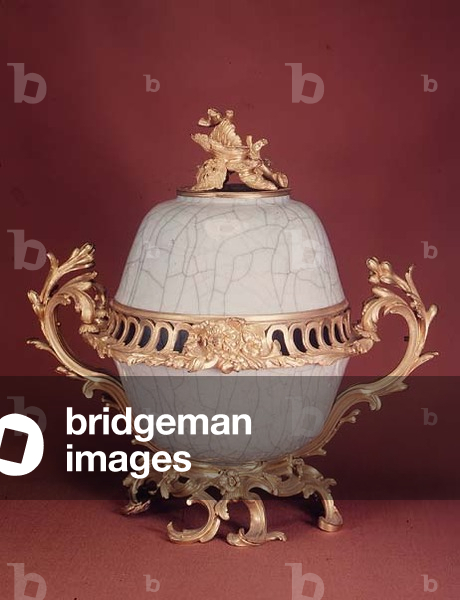 Louis XV ormolu and Chinese celadon pot-pourri bowl