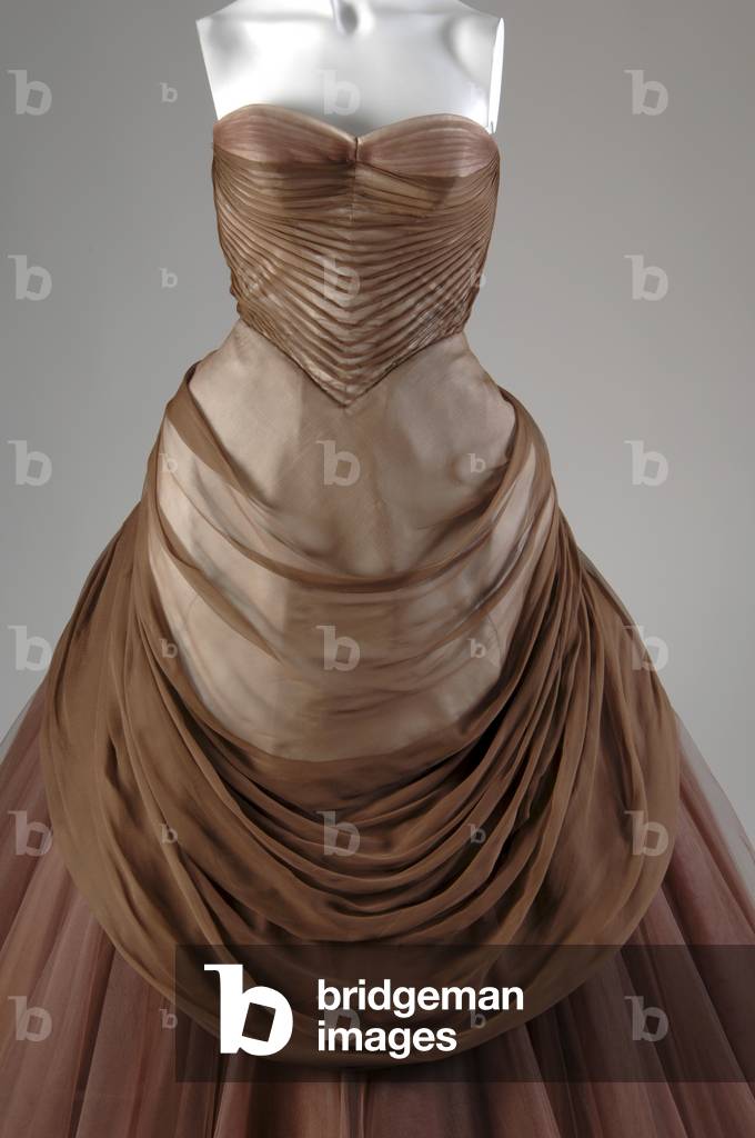 Evening dress, Swan, 1954 (front partial view), Silk chiffon silk and nylon tulle, Charles James, U.S.A.