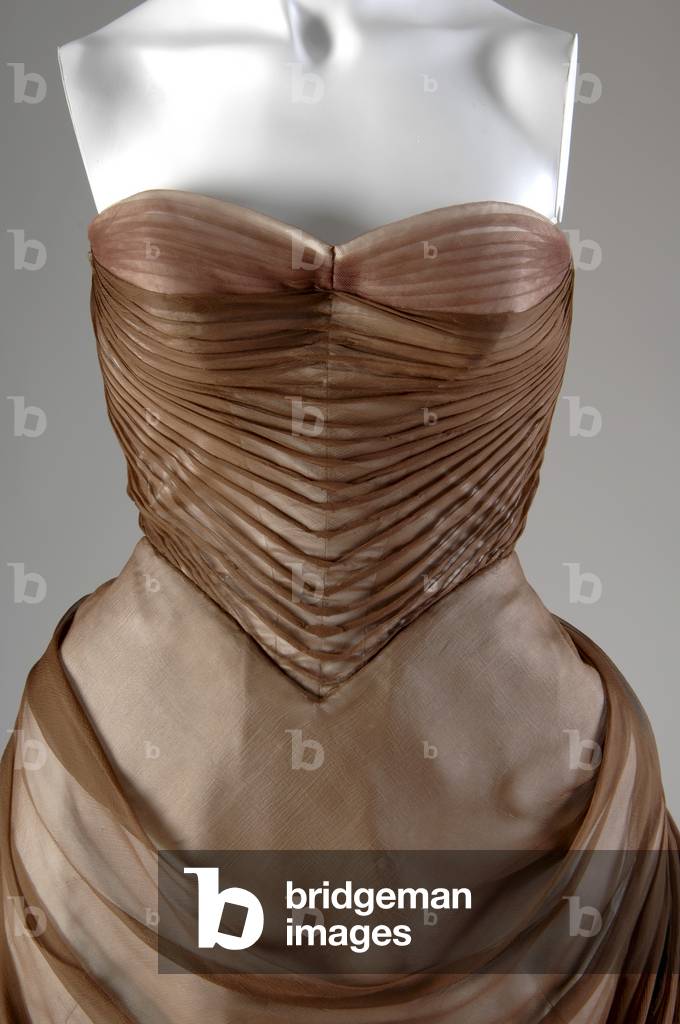 Evening dress, Swan, 1954 (front detail view of bust and waist), Silk chiffon silk and nylon tulle, Charles James, U.S.A.