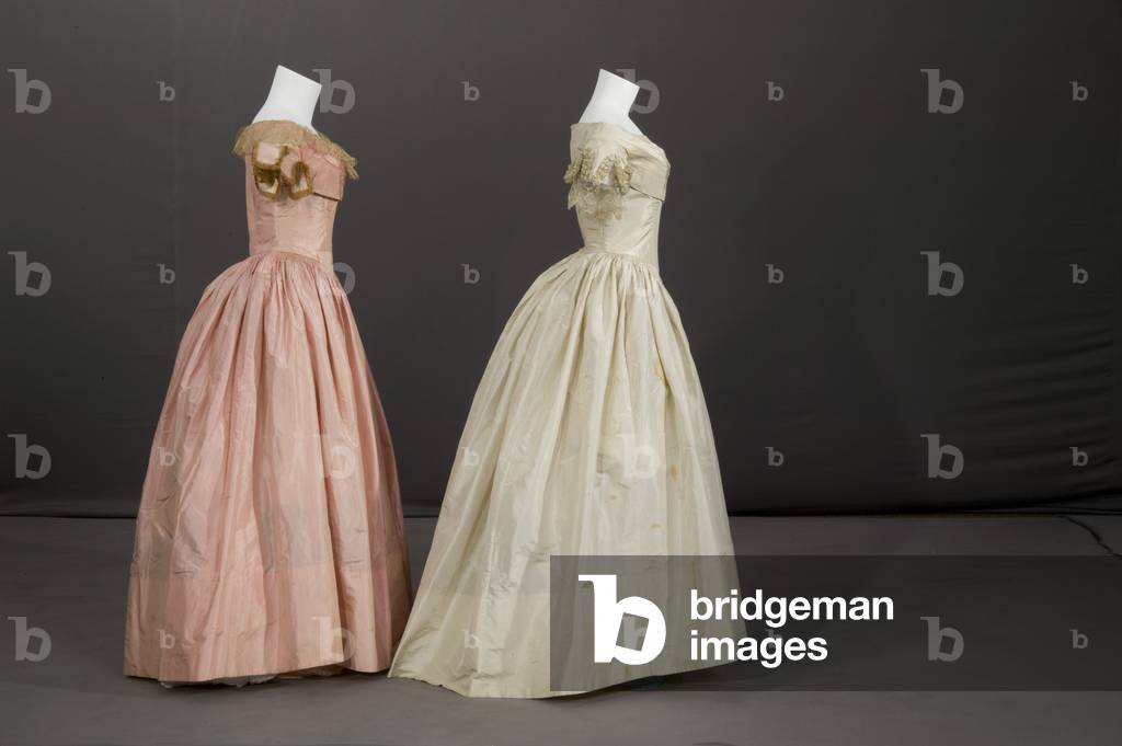 Bridesmaid dress and flower girl dress, 1853 (side view), Silk taffeta, lace, fringe, Maker unknown