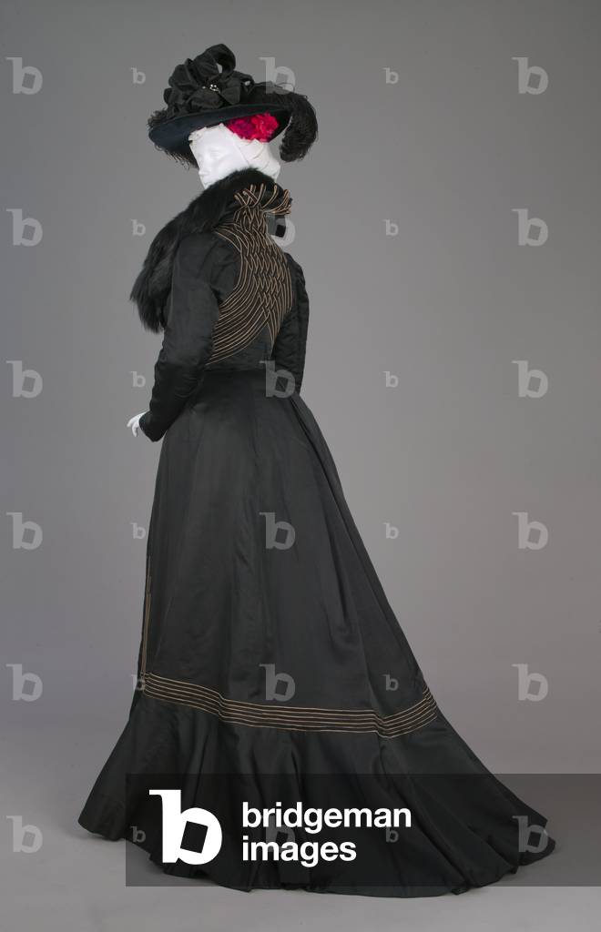 Bertha Palmer's jacket and skirt ensemble, 1900 (back oblique view), Ribbed silk, wool crepe, fox fur, Monsieur LaFerrière, Paris