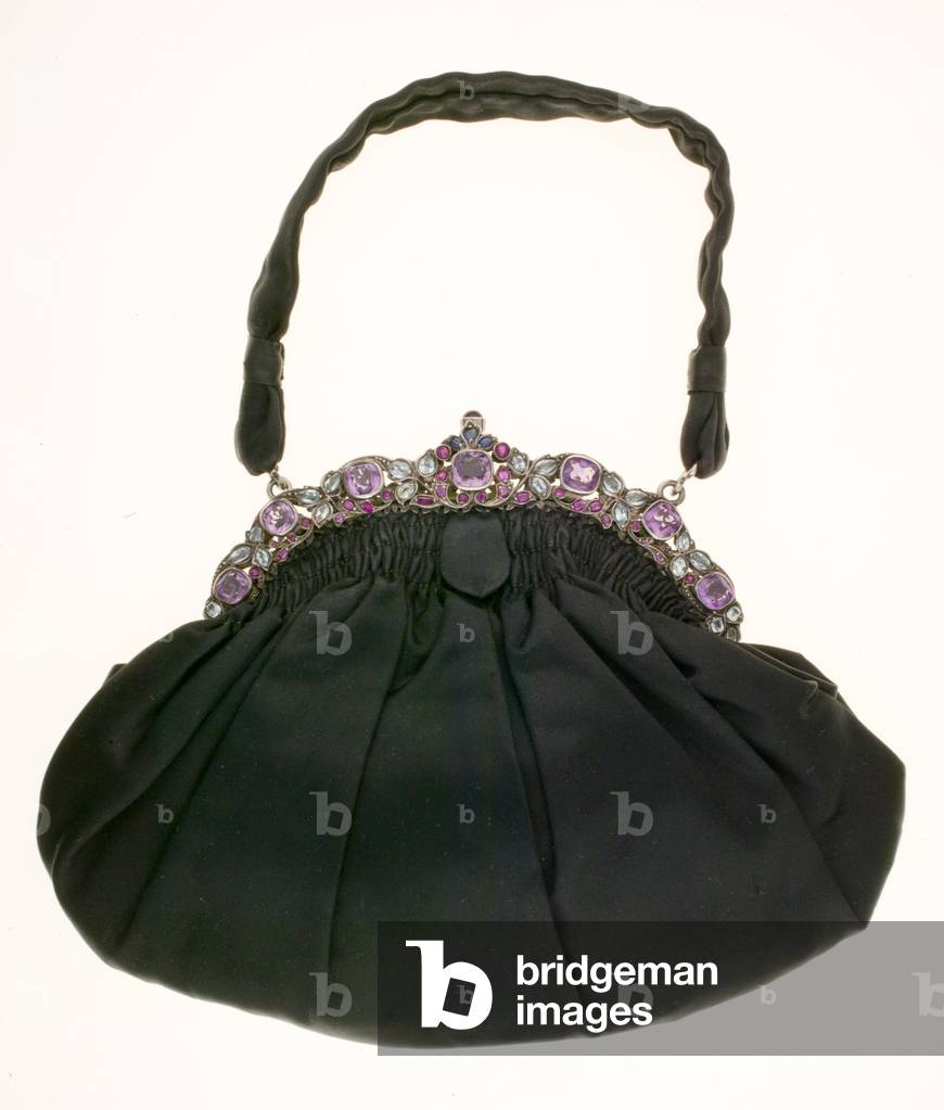 Bertha Palmer's purse, c.1900, Silk satin, silver, amethysts, aquamarines, rubies and sapphires, Maker unknown